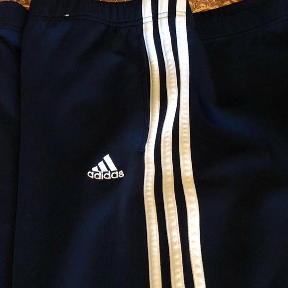 💙Adidas Navy Blue 3/4 Climate Capris💙 - Picture 5 of 8
